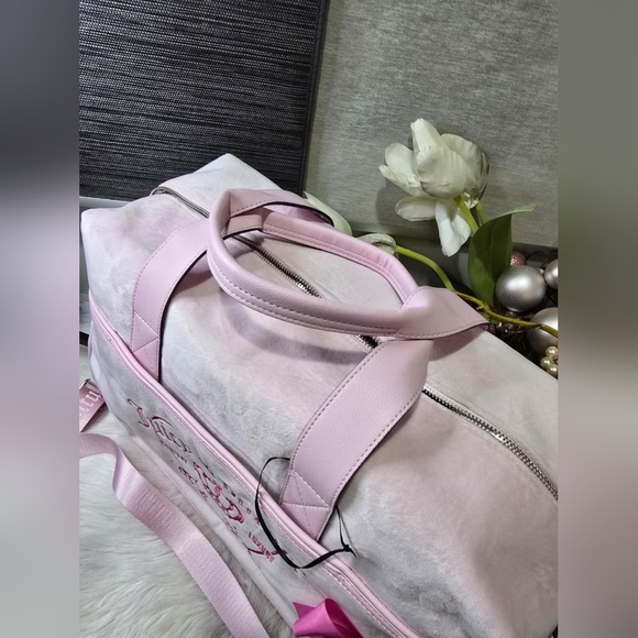 Juicy Couture Pink Duffel Bag, LED Vanity Mirror, And Juicy Coture Lipgloss  👑 - Picture 4 of 12